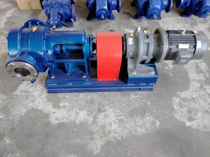Individu amorçant la pompe à engrenages de grande viscosité, pompe de transfert de bitume d'isolation thermique